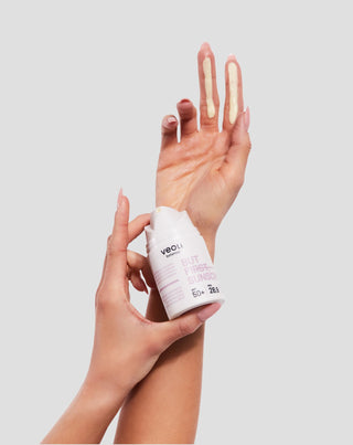 Lekki krem ochronny przeciw fotostarzeniu But first, sunscreen SPF 50+ Veoli Botanica_1