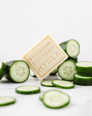 Wegańskie mydło peelingujące w kostce Ogórek Ministerstwo Dobrego Mydła - 3