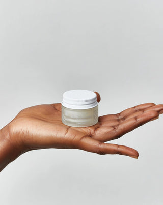 Masełko nawilżające do ust ze skwalanem olejem kokosowym i witaminą E Lip Harmony Glov - 3