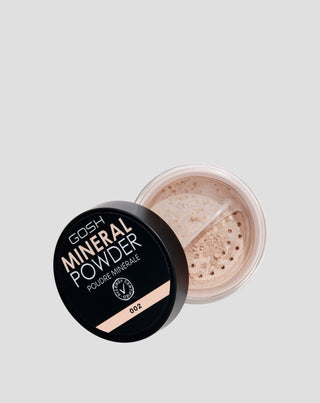Sypki puder mineralny pozostawiający naturalne matowe wykończenie 002 Ivory Gosh