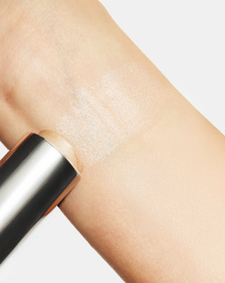 Rozświetlacz w sztyfcie z olejem rycynowym i masłem shea do cery dojrzałej 50+ Aggie 1 - 4