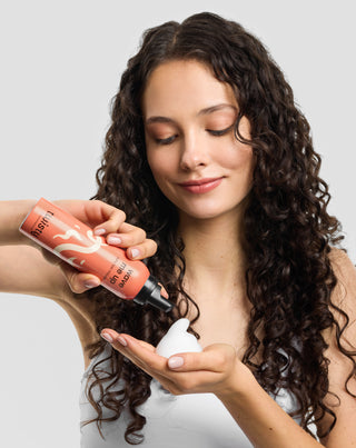 Pianka do włosów kręconych utrwalająca skręt bez efektu obciążenia Wave me up Twisty - 2