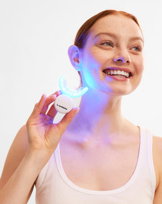 Zestaw do wybielania zębów z lampą LED i żelem wybielającym Light & Bright Smilebite