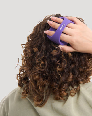 Zestaw masażer silikonowy + peeling enzymatyczny do oczyszczenia i stymulacji mikrokrążenia skóry głowy Twisty