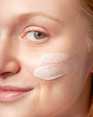 Odżywczy krem do cery suchej i zmęczonej z zieloną herbatą i aloesem Mel Skin_1