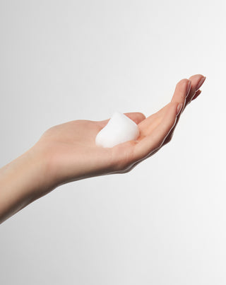 Oczyszczająca pianka do mycia twarzy z kwiatem gorzkiej pomarańczy Mel Skin - 2