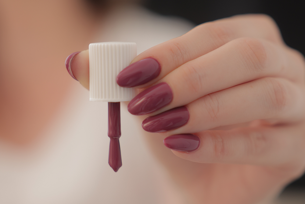 10 najczęściej popełnianych błędów przy wykonywaniu manicure hybrydowego