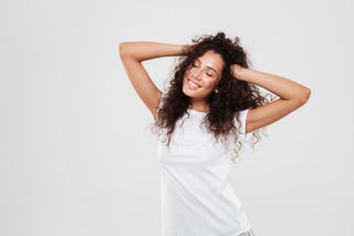 Jaki krem do włosów kręconych wybrać? Najlepsze produkty