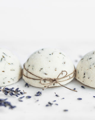 Nawilżająca półkula kąpielowa z masłem shea Lawenda Ministerstwo Dobrego Mydła - 2