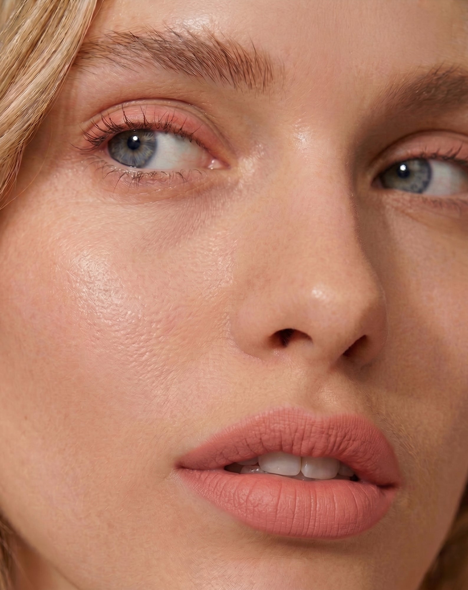 Konturówka do ust z długotrwałą formułą i witaminą E Nutridome - 01 Coral Kiss - 4