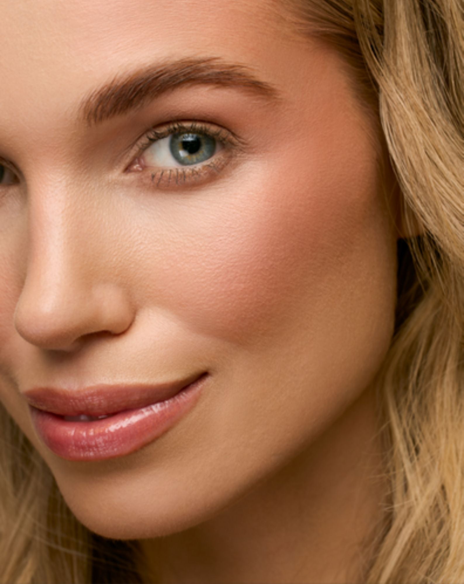 Róż do policzków Selfglow wszechstronny trwały i łatwy w użyciu Paese - 06 Sunset (satynowo-rozświetlający) - 3