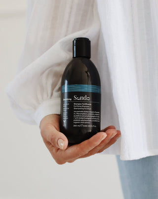 Wzmacniający szampon przeciw wypadaniu włosów z prebiotykami Sendo - 2