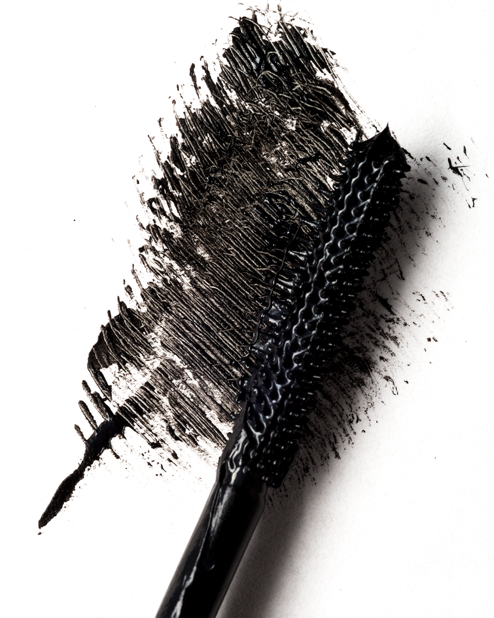 Tusz do rzęs z silikonową szczoteczką pogrubiający Exciting Lashes Affect Professional Cosmetics - 2