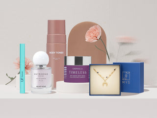 CELEBRUJ KOBIECOŚĆ <p>PEŁNĄ BLASKU</p>