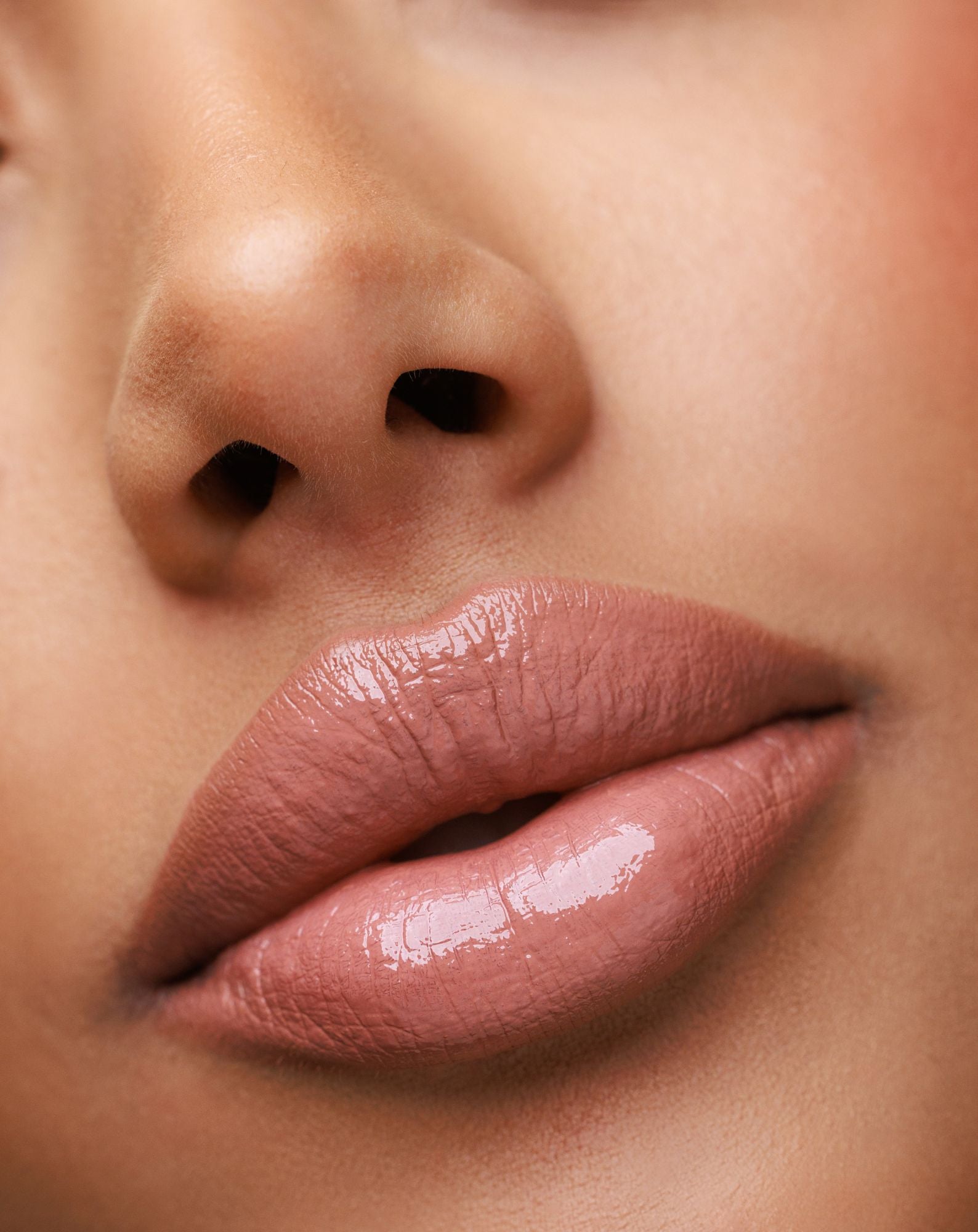 Kremowa pomadka uwydatniająca usta NUDElightful Paese - 400 beige marshmallow - 2