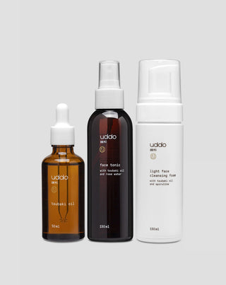 Zestaw oczyszczających kosmetyków do pielęgnacji twarzy z olejem tsubaki Uddo - 1