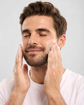 Szampon do brody z pantenolem i niacynamidem oczyszczający i pielęgnujący zarost Monolit - 3